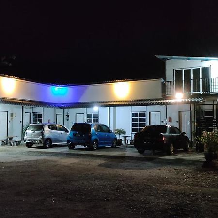 Aleesa Roomstay Pasir Puteh Extérieur photo