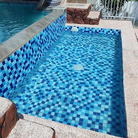Aleesa Roomstay Pasir Puteh Extérieur photo