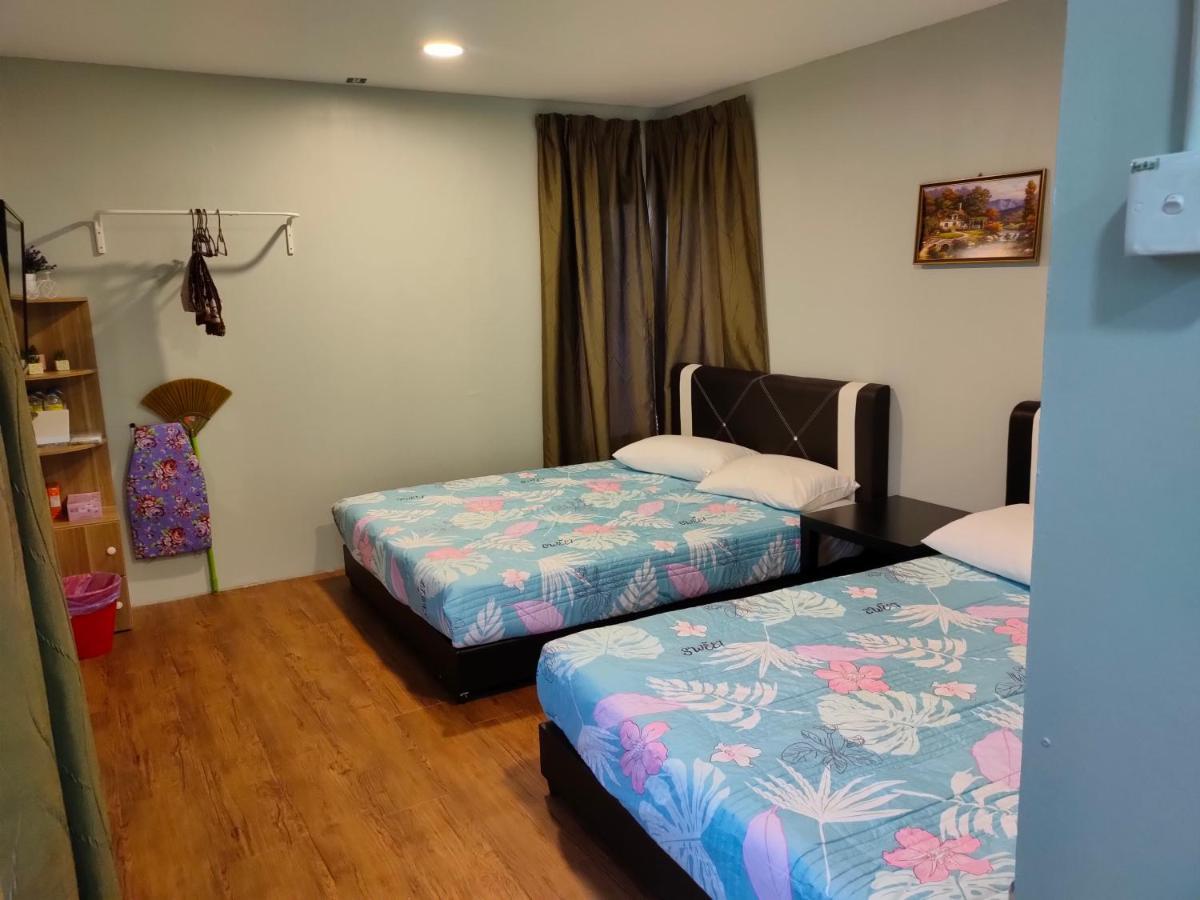 Aleesa Roomstay Pasir Puteh Extérieur photo