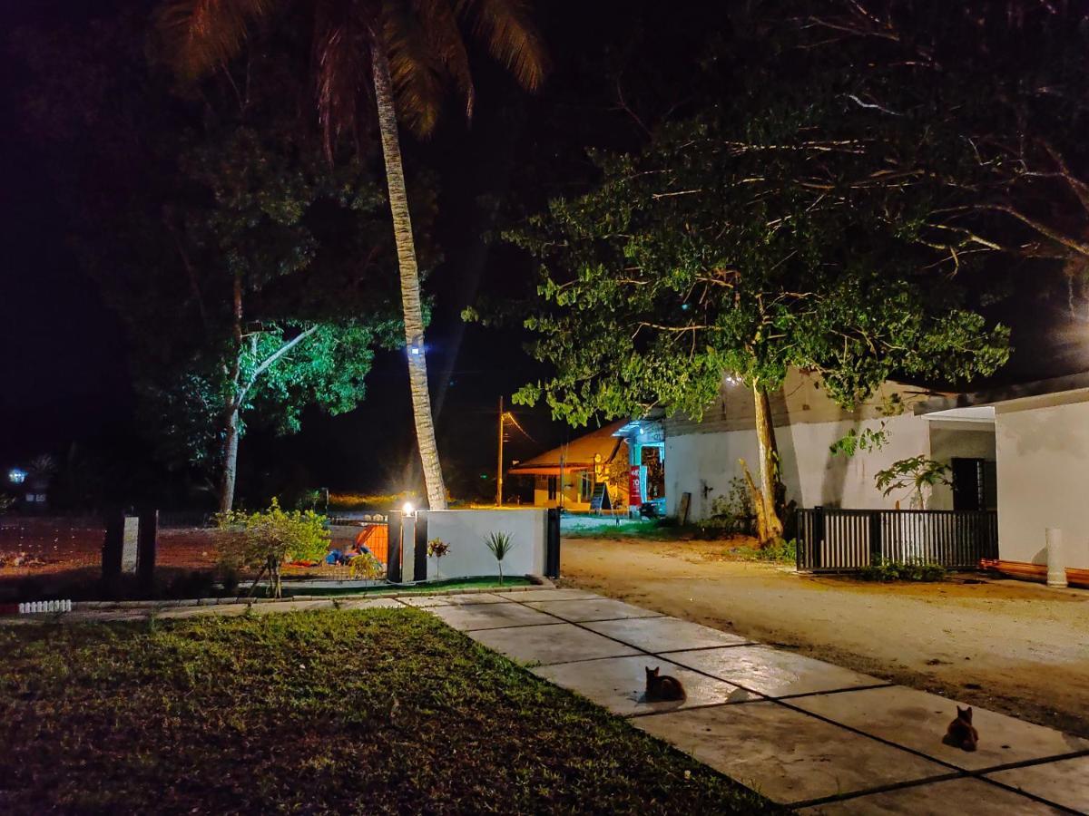 Aleesa Roomstay Pasir Puteh Extérieur photo