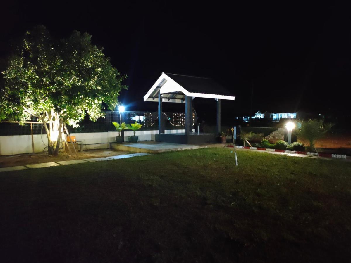 Aleesa Roomstay Pasir Puteh Extérieur photo