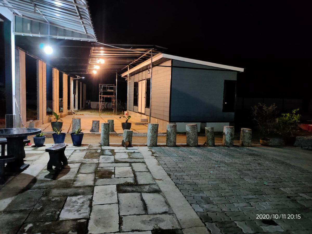 Aleesa Roomstay Pasir Puteh Extérieur photo