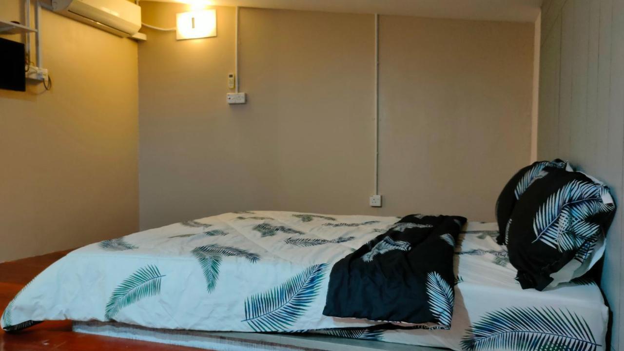 Aleesa Roomstay Pasir Puteh Extérieur photo