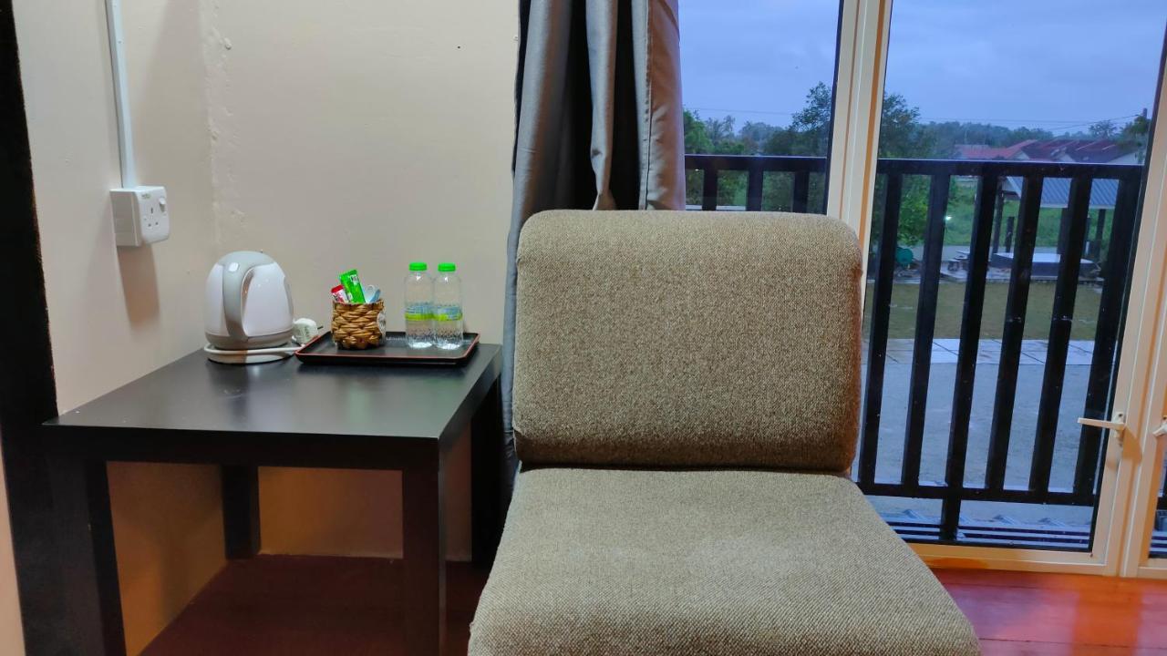 Aleesa Roomstay Pasir Puteh Extérieur photo