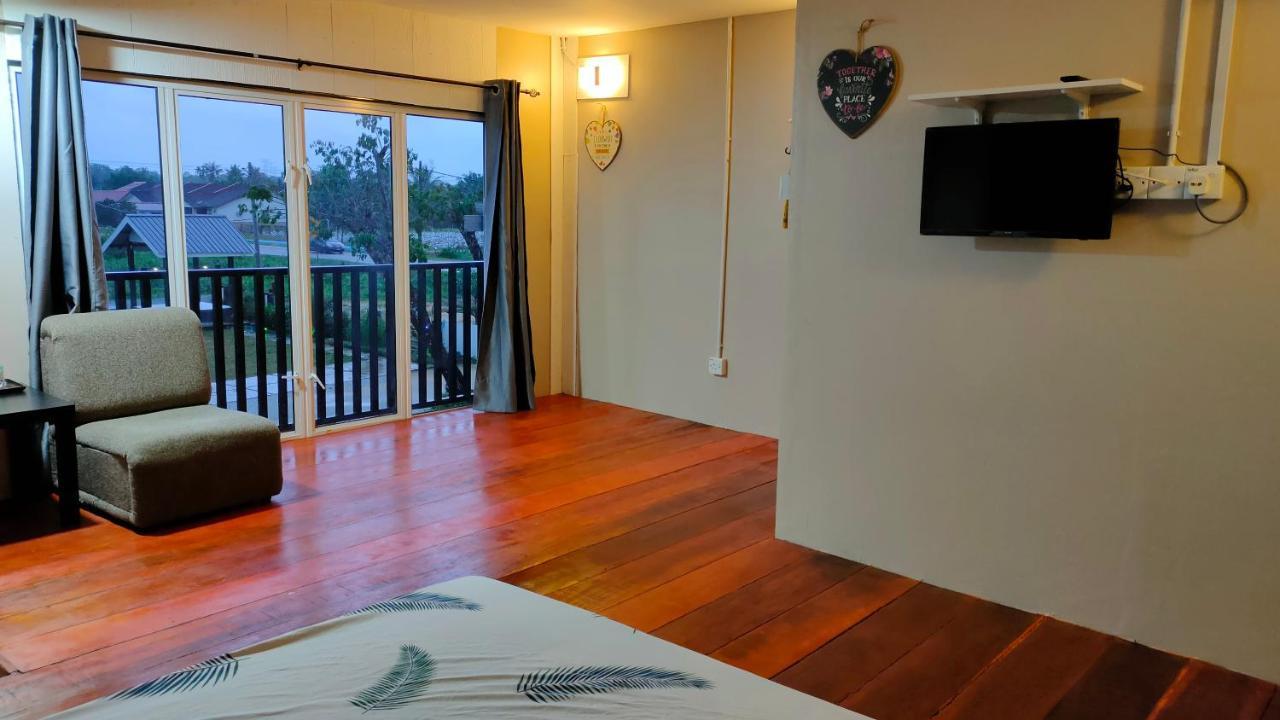 Aleesa Roomstay Pasir Puteh Extérieur photo