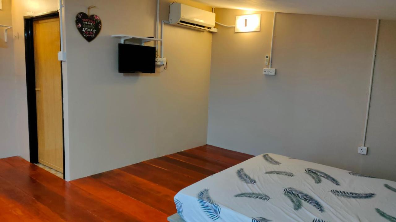 Aleesa Roomstay Pasir Puteh Extérieur photo
