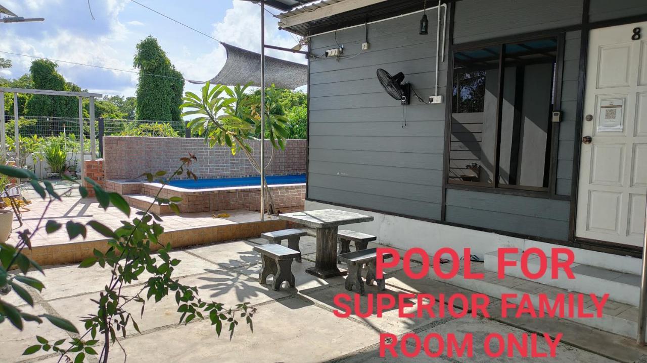Aleesa Roomstay Pasir Puteh Extérieur photo