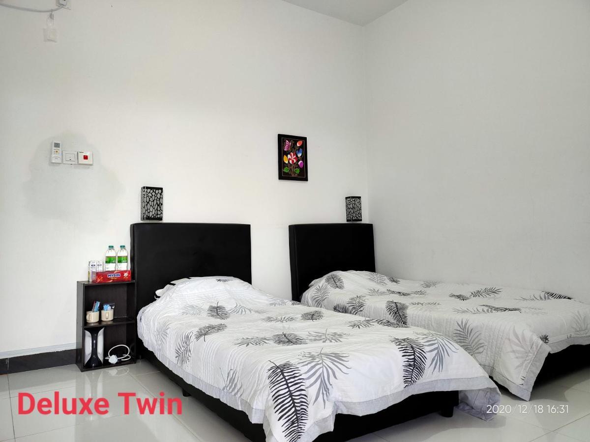 Aleesa Roomstay Pasir Puteh Extérieur photo