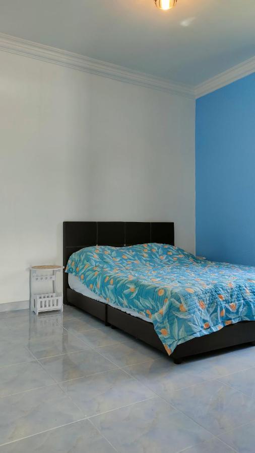 Aleesa Roomstay Pasir Puteh Extérieur photo