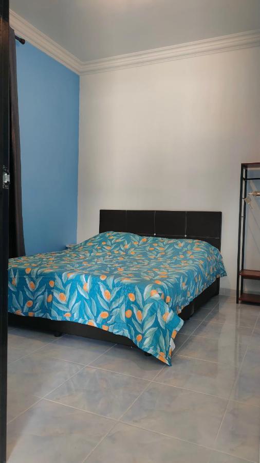 Aleesa Roomstay Pasir Puteh Extérieur photo
