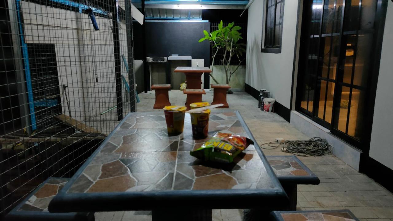 Aleesa Roomstay Pasir Puteh Extérieur photo