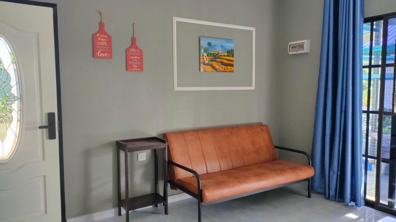Aleesa Roomstay Pasir Puteh Extérieur photo